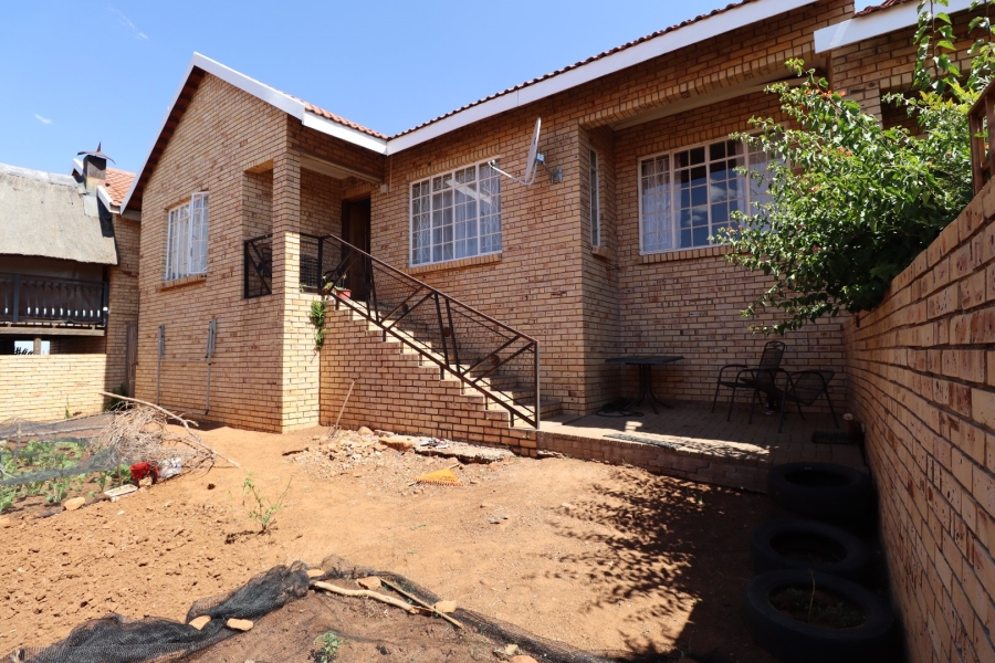 3 Bedroom Property for Sale in Pentagon Park Free State